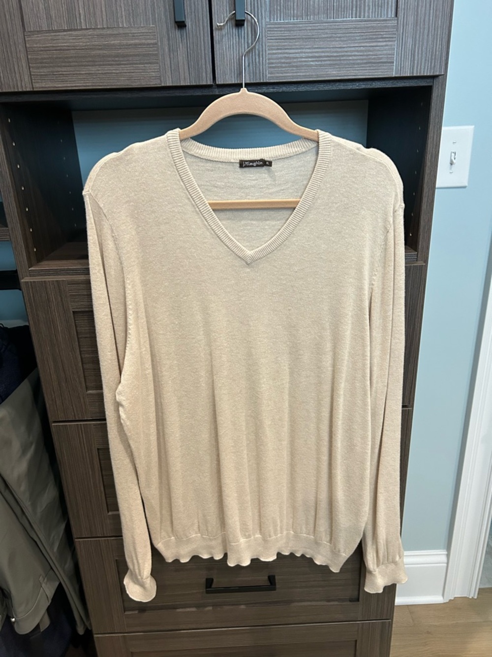 J. McLaughlin Men's Lightweight V-Neck Sweater in Light Beige